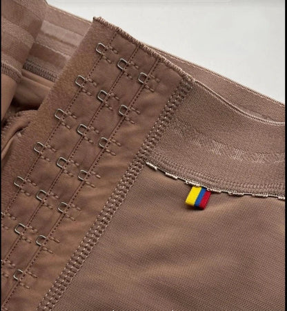 Faja Short Invisible Broches